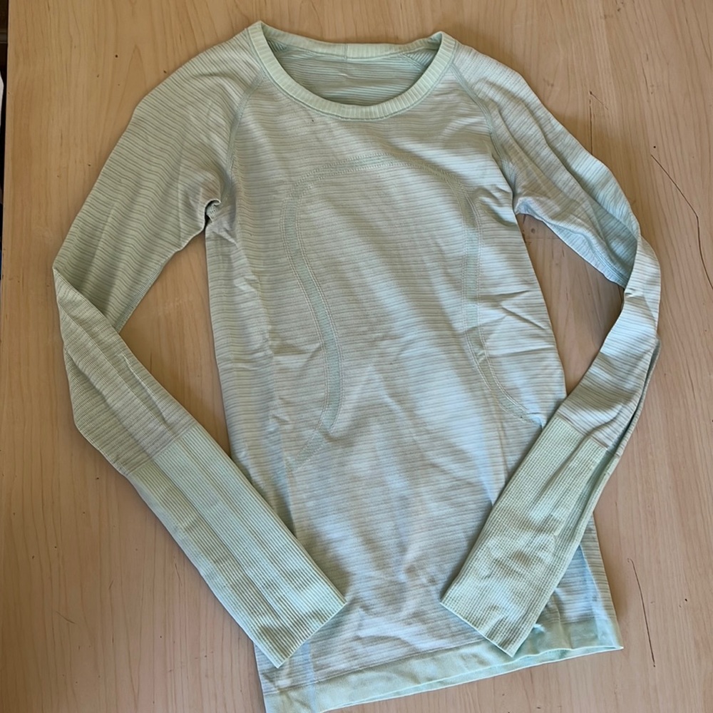 Women’s lululemon long sleeve